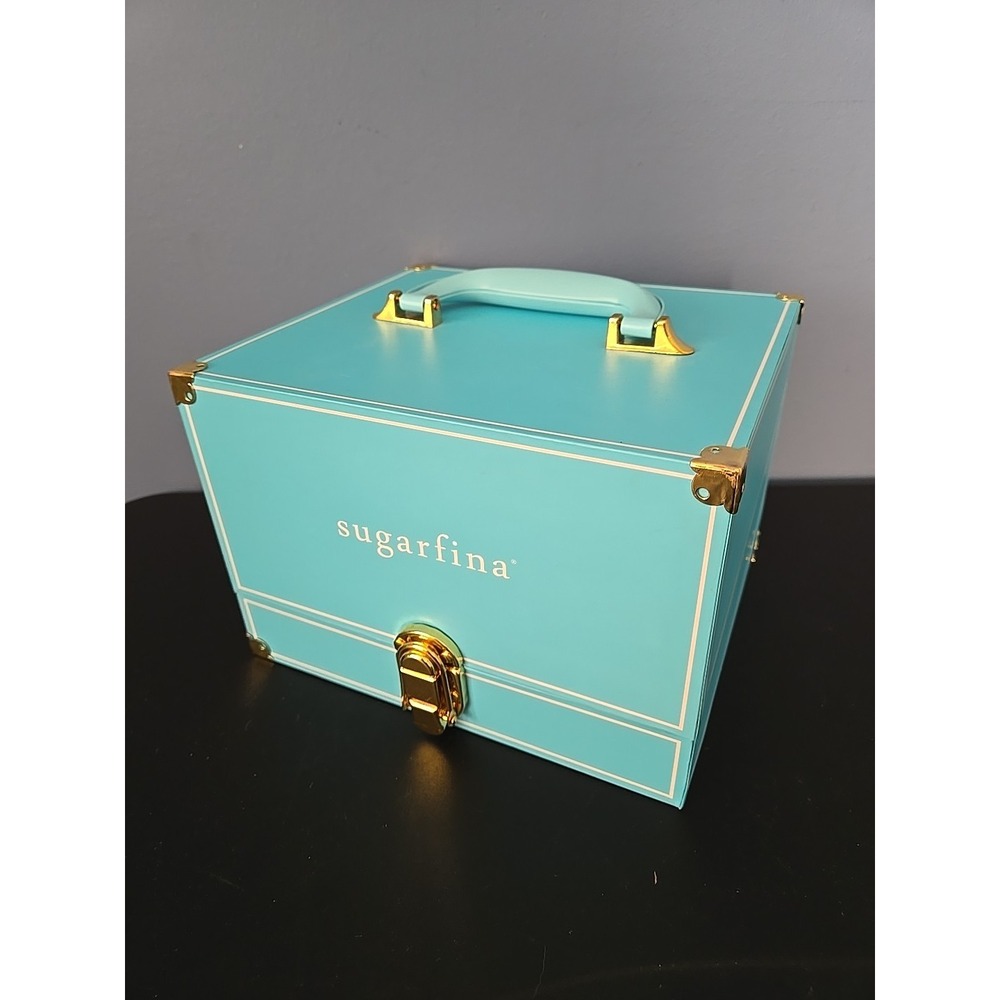 RARE‎ BABY BLUE SUGARFINA HOLDING CASE WITH HANDLE HOLDS 9 CUBE CANDY BOXES
